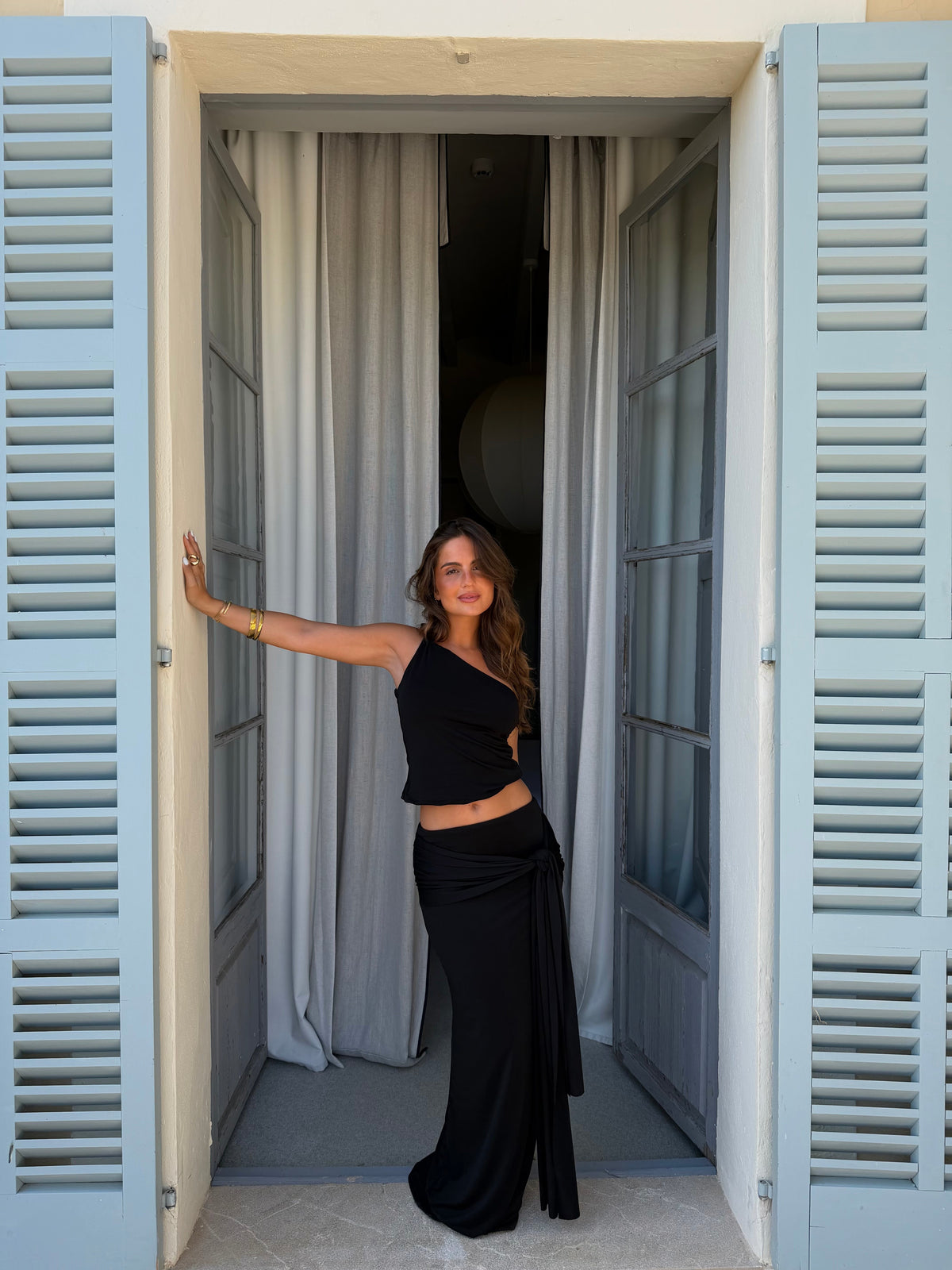 Islaia Set in Black