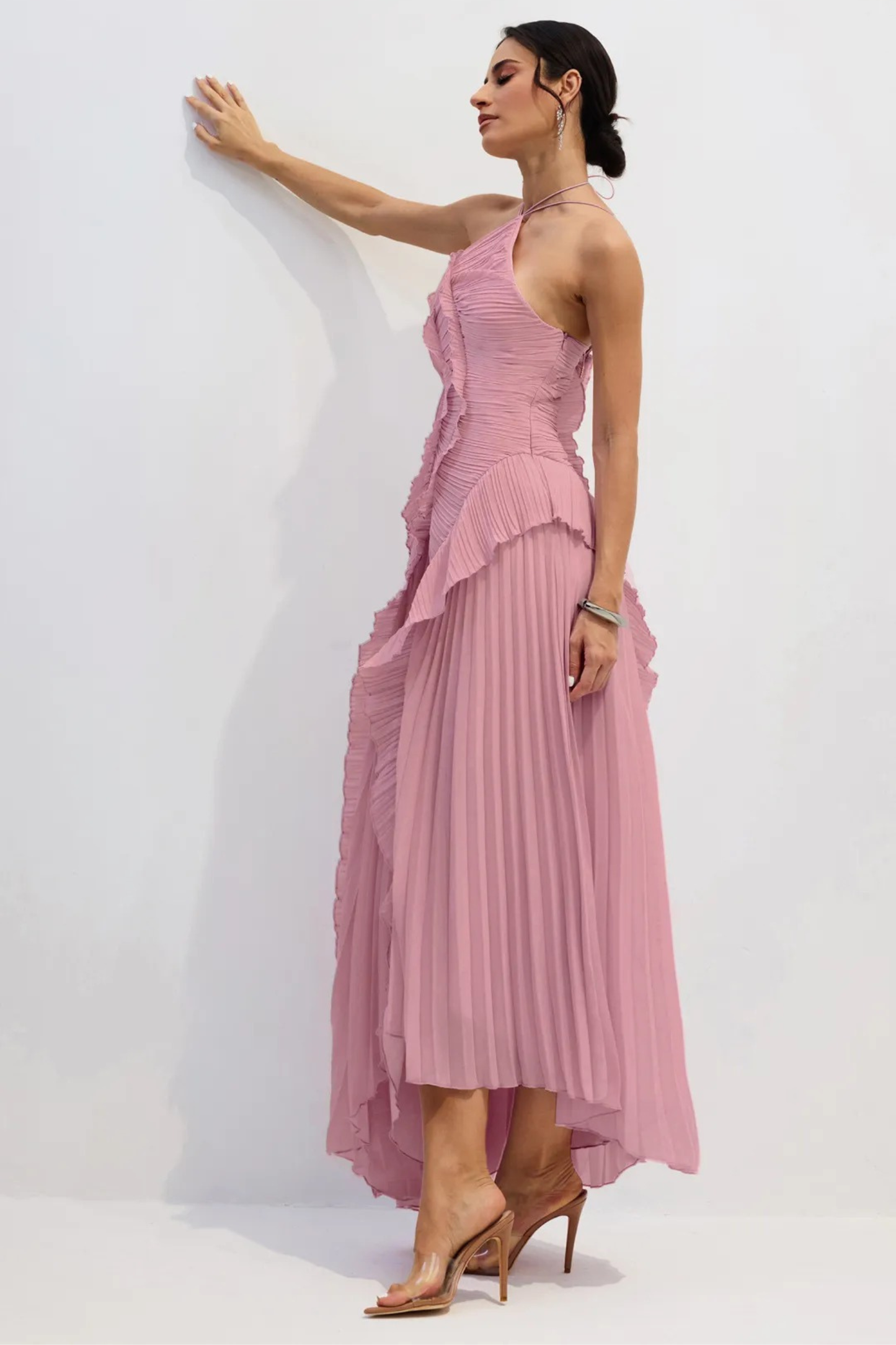 Nina - Vestido midi asimétrico plisado con cuello halter