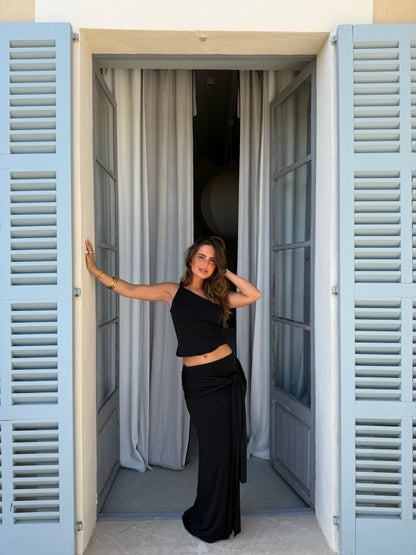 Islaia Set in Black