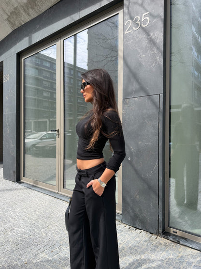 Carolyn Low-Waisted Pants in Black