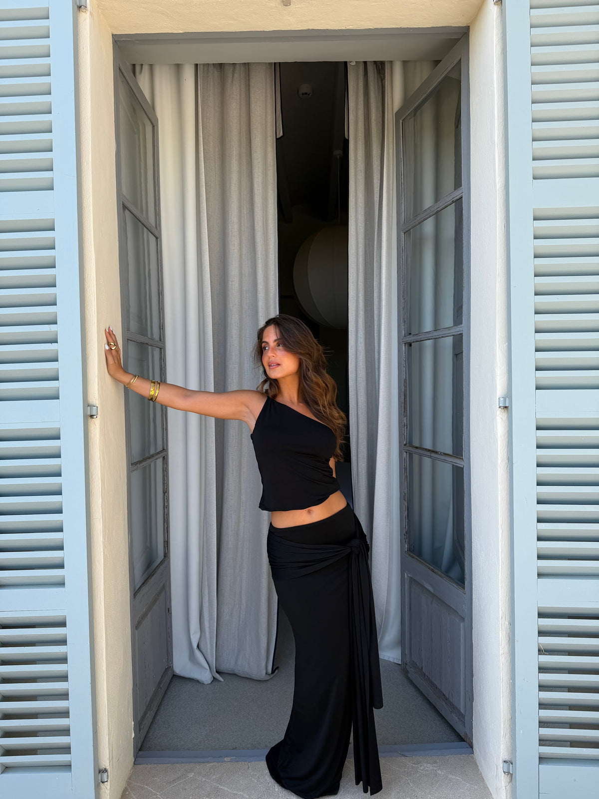 Islaia Set in Black