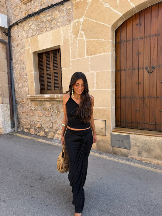 Islaia Set in Black
