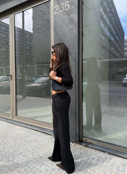 Carolyn Low-Waisted Pants in Black