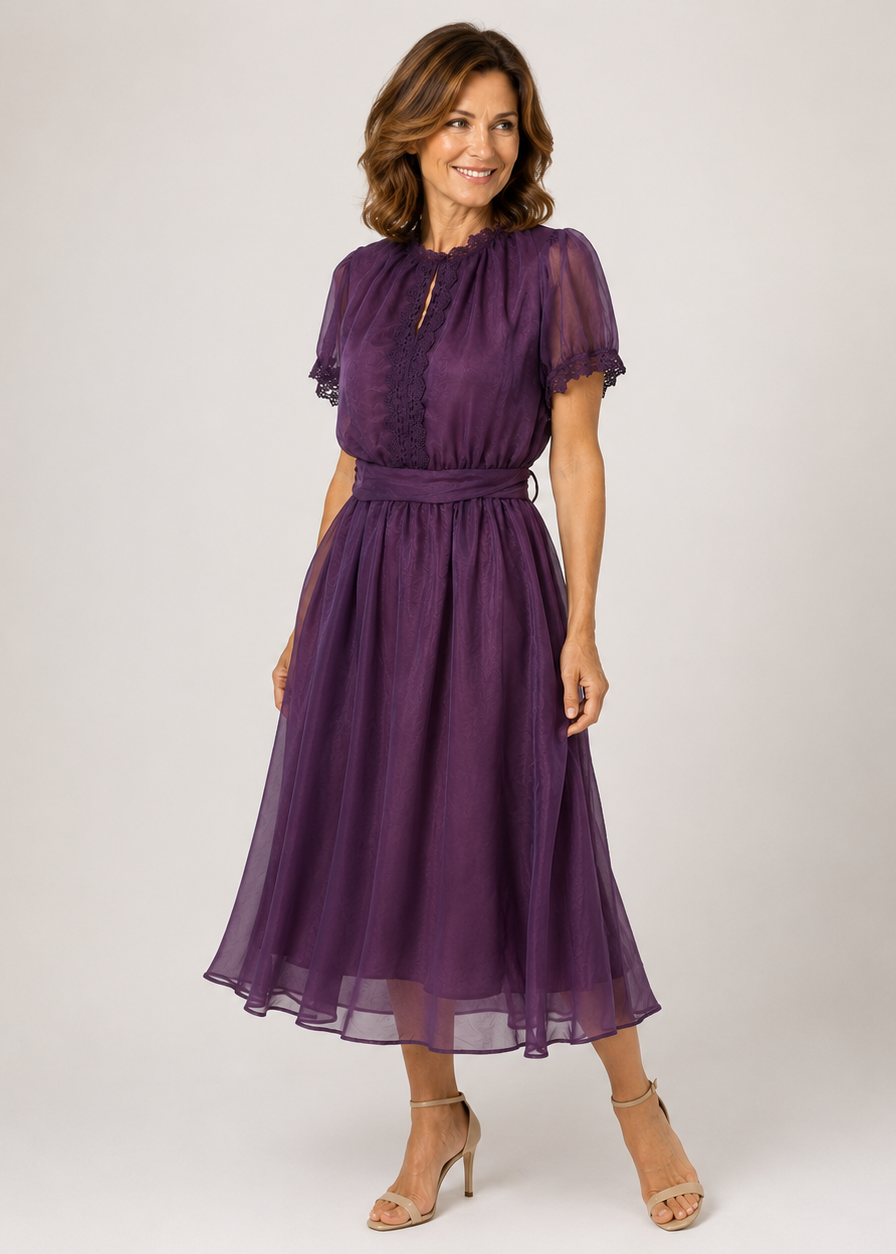 Flavia | Maxi Vestido con Escote Corazón y Bordado de Encaje Chifón