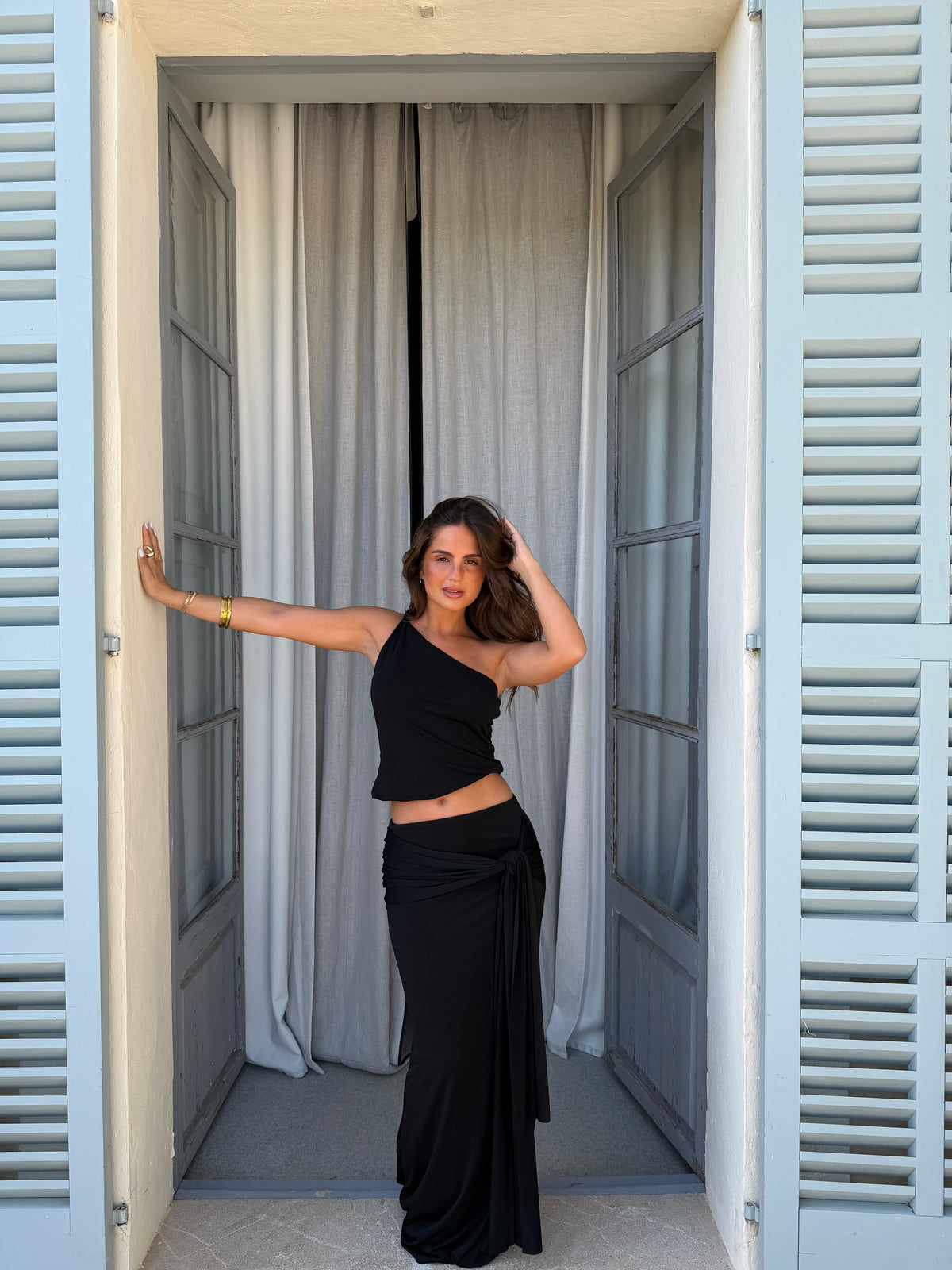 Islaia Set in Black