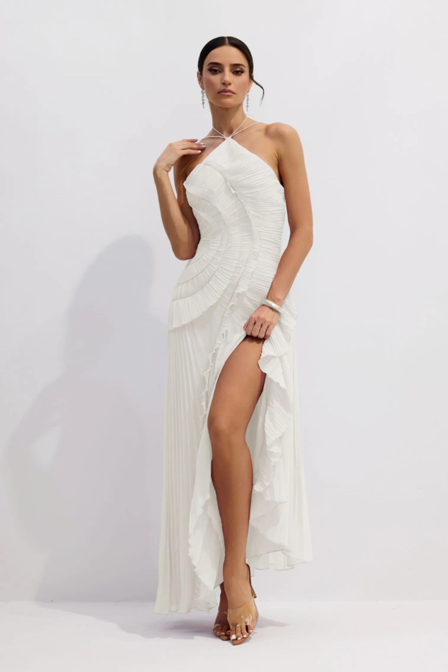 Nina - Vestido midi asimétrico plisado con cuello halter
