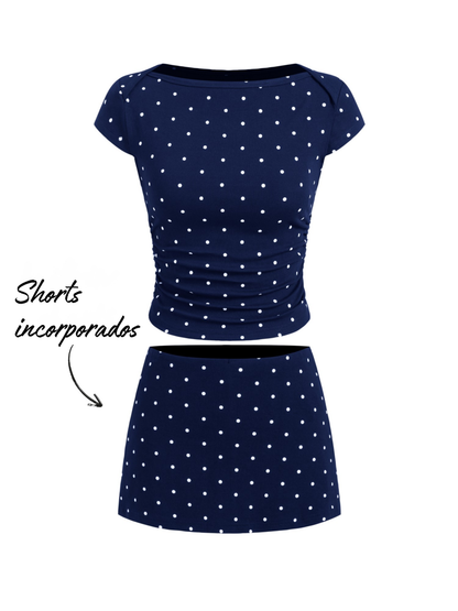 Mia - Camiseta acanalada de lunares con cuello barco y minifalda con short interior